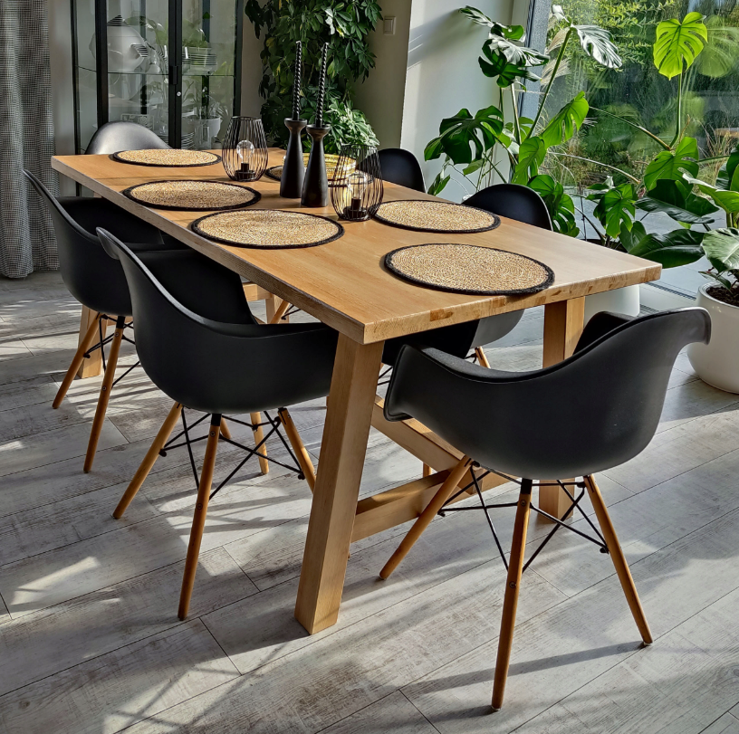 FORMA - skandinaviško stiliaus medžio masyvo stalas