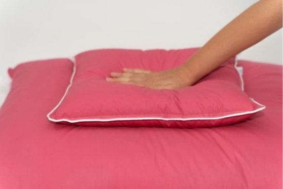 Pagalvė ROŽĖ – lengvumas, šiluma ir išskirtinis komfortas - Image 4